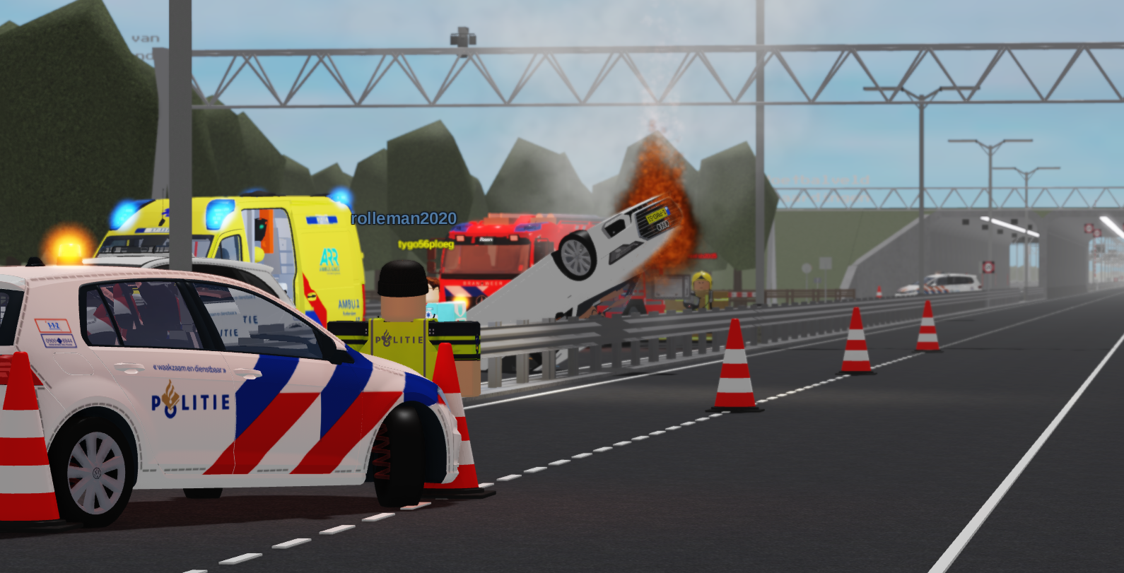Hulpdiensten tijdens een incident op de snelweg